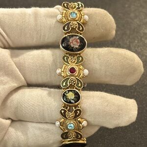 Vintage Joan Rivers chunky gold bracelet faux pearl enamel